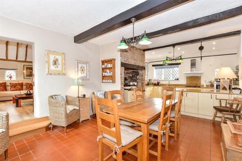 4 bedroom character property for sale, Smugglers Walk, Goring-By-Sea, Worthing, West Sussex