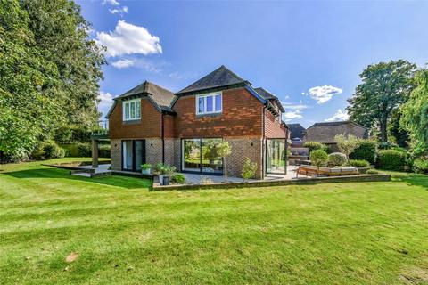 2 Abercorn Walk, Eastergate, Chichester, PO20 3XE