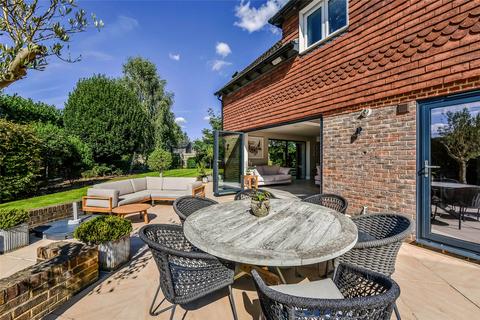 2 Abercorn Walk, Eastergate, Chichester, PO20 3XE
