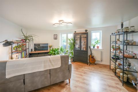 201 Redgrave Close, Gateshead, NE8 3JT