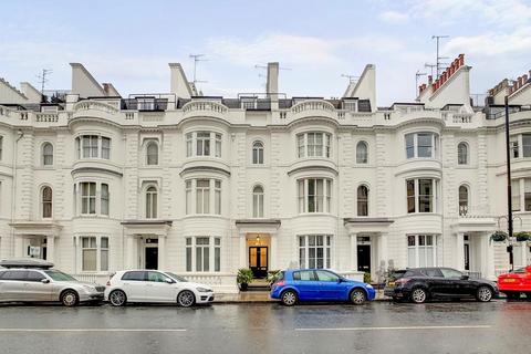 1 bedroom apartment to rent, Gloucester Terrace, Paddington W2