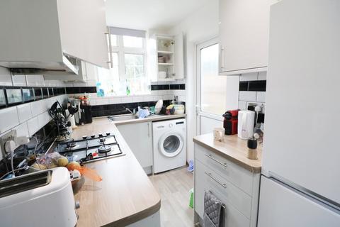 4 bedroom semi-detached house to rent, Broadwater Road, Tooting, London, SW17