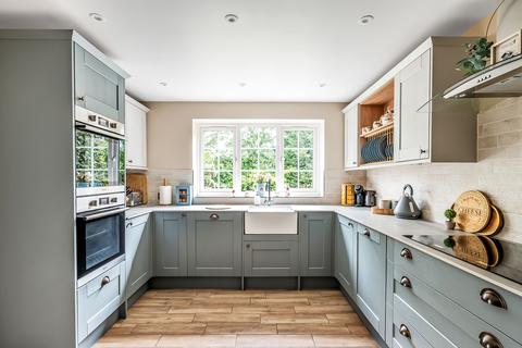 13 Meadow Lane, Edenbridge, TN8 6HT