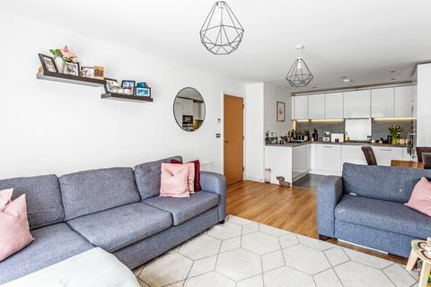 2 bedroom flat for sale, Eden Road, Dunton Green, Sevenoaks, Kent