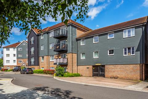 2 bedroom flat for sale, Eden Road, Dunton Green, Sevenoaks, Kent