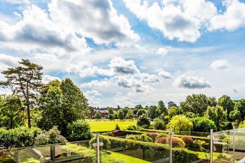 4 bedroom detached house for sale, Wheeler Avenue, Oxted, Surrey