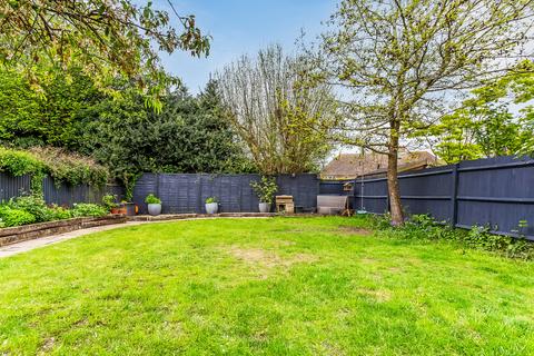 3 bedroom detached house for sale, St Andrews Way, Oxted, Surrey