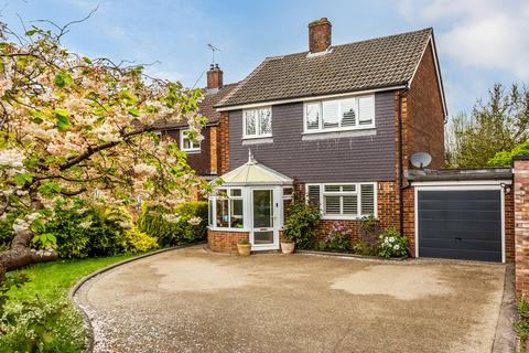 3 bedroom detached house for sale, St Andrews Way, Oxted, Surrey
