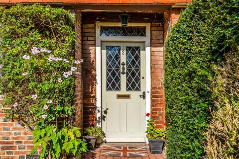 3 bedroom terraced house for sale, Plaistow Street, Lingfield, Surrey