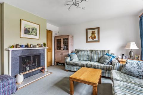 4 Riders Way, Godstone, RH9 8BX