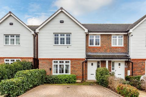 4 bedroom end of terrace house for sale, Grange Close, Edenbridge, Kent