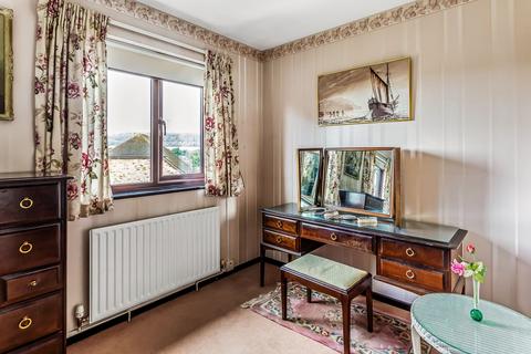 12 Padbrook, Oxted, RH8 0DW