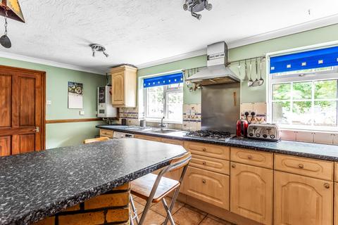 21 Cedar Drive, Edenbridge, TN8 5JW