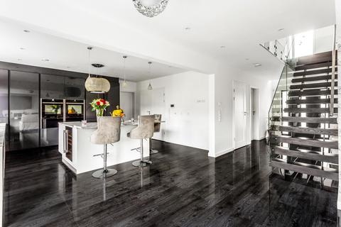 57 Park Road, Oxted, RH8 0AN