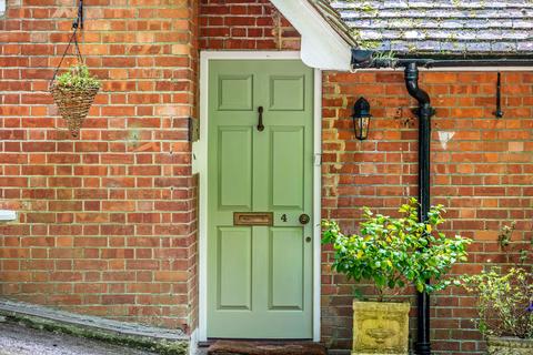 Flat 4, Denewood Park Ley Road, Woldingham, Caterham, CR3 7LD