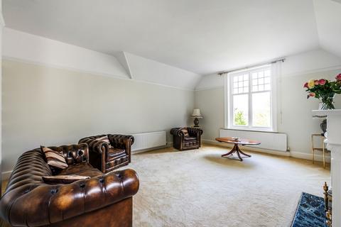 Flat 4, Denewood Park Ley Road, Woldingham, Caterham, CR3 7LD