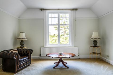 Flat 4, Denewood Park Ley Road, Woldingham, Caterham, CR3 7LD