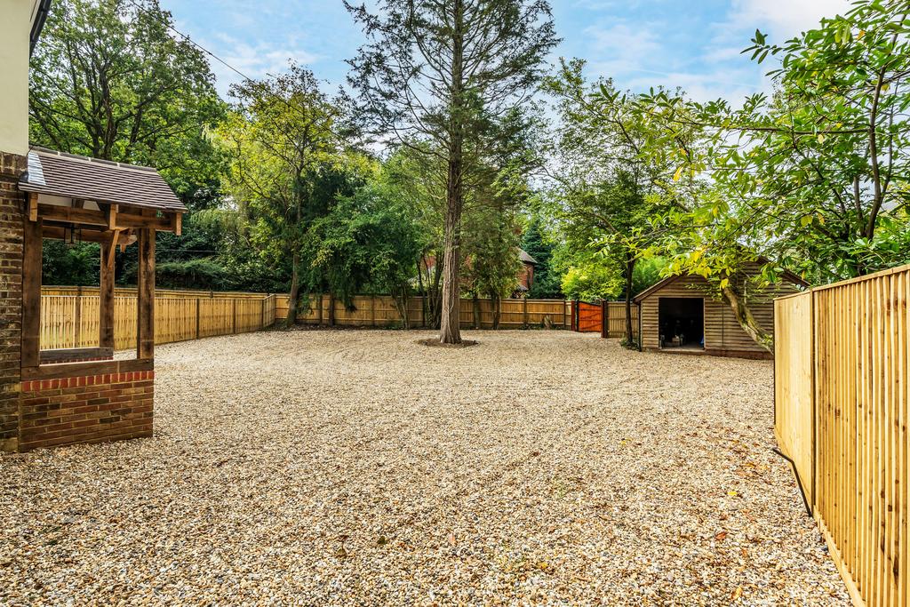 Newchapel, Lingfield, Surrey 5 bed detached house for sale £1,250,000