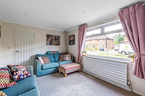 22 Meadowlands, Oxted, RH8 9BG