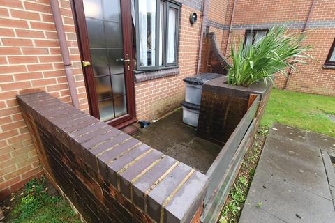 2 bedroom flat for sale, Turnstone Close, Colindale
