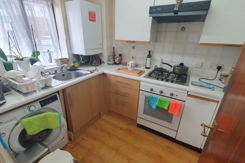 2 bedroom flat for sale, Turnstone Close, Colindale
