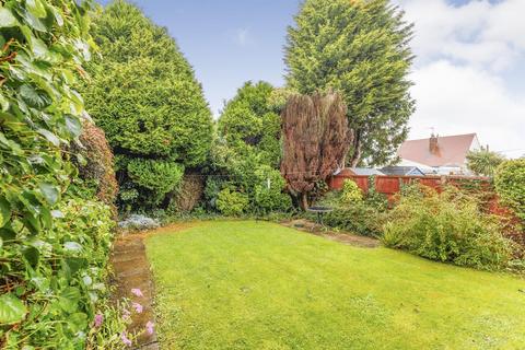 2 bedroom detached bungalow for sale, The Birches, Bulkington