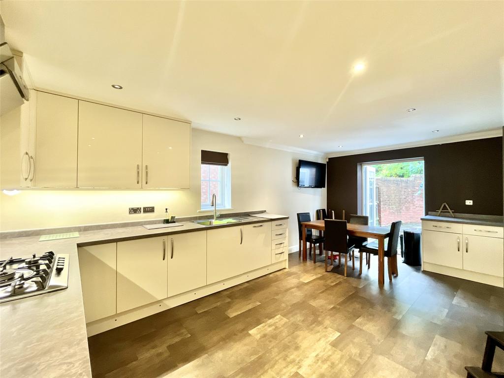 Mill Vale, Newburn, Newcastle Upon... 4 bed semidetached house for