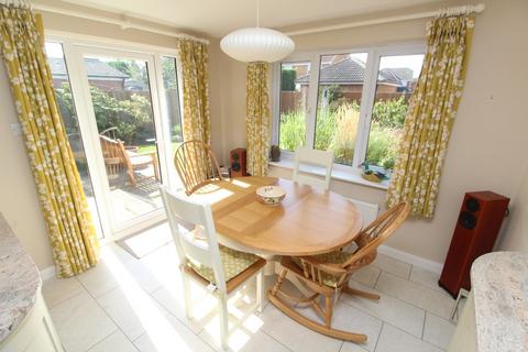 7 Hexter Close, Whetstone, Leicester, LE8 6QW