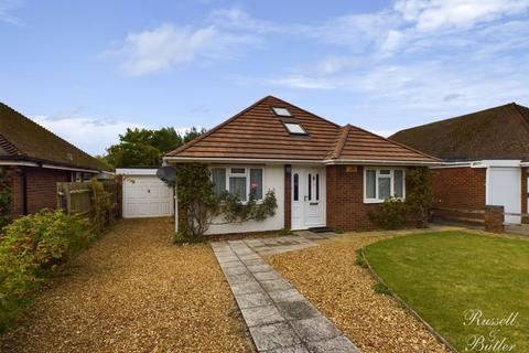 4 bedroom detached bungalow for sale, Highlands Road, Buckingham