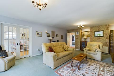 4 bedroom detached bungalow for sale, Highlands Road, Buckingham