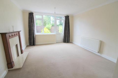 2 bedroom maisonette to rent, Clinton Road, Shirley