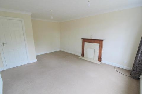 2 bedroom maisonette to rent, Clinton Road, Shirley