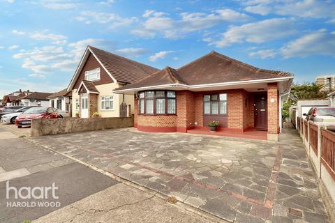 86 Harrow Crescent, Romford, RM3 7AJ