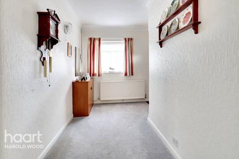 86 Harrow Crescent, Romford, RM3 7AJ