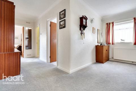 86 Harrow Crescent, Romford, RM3 7AJ