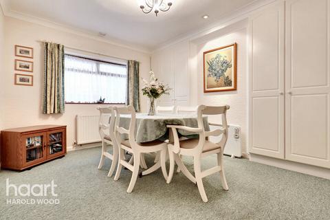 86 Harrow Crescent, Romford, RM3 7AJ