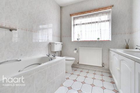 86 Harrow Crescent, Romford, RM3 7AJ