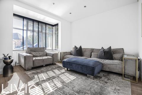 16 Woodside Park, London, SE25 5DN
