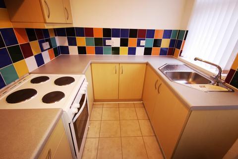 2 bedroom flat to rent, Lynn Road, Wallsend, NE28