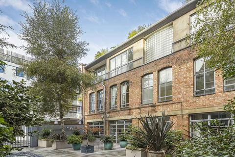 3 Dallington Square, London, EC1V 0BZ