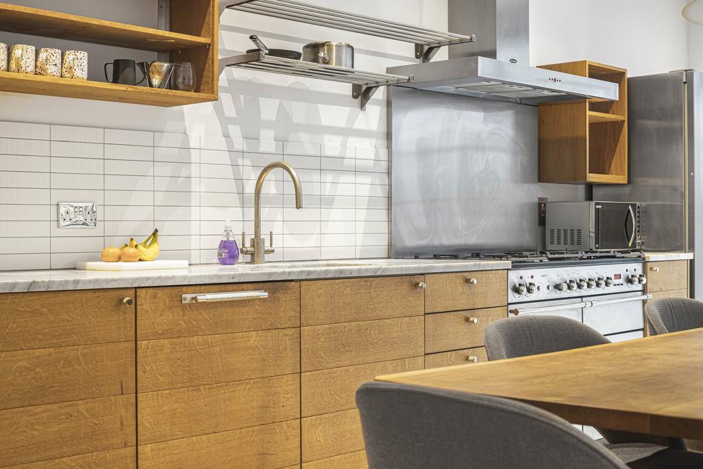 Kitchen/Reception