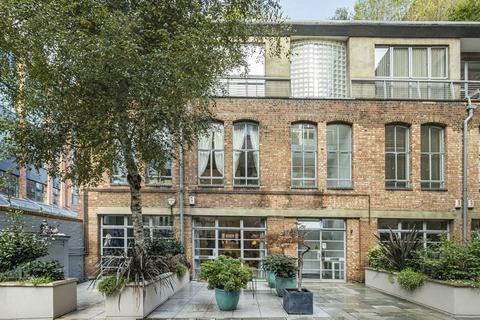 3 Dallington Square, London, EC1V 0BZ