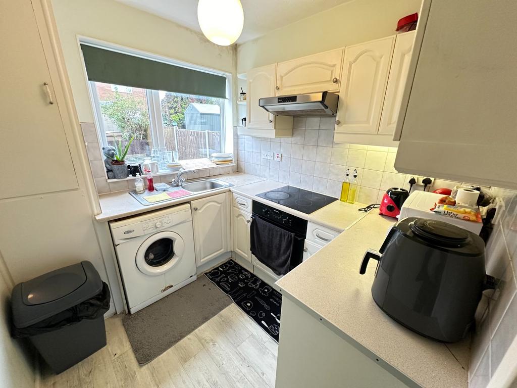 Birchen Grove, Luton, Bedfordshire, LU2 1 bed ground floor