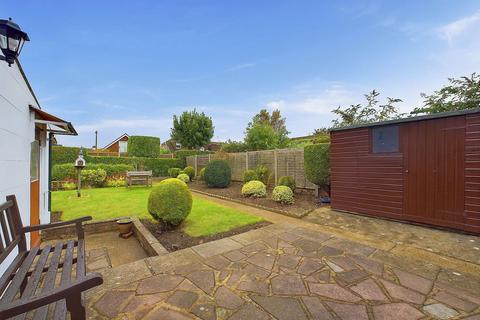 3 bedroom semi-detached bungalow to rent, Brook Way, Lancing, BN15 8DG