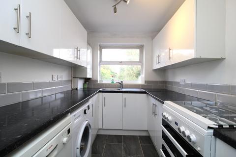 2 bedroom apartment to rent, London Road, Brentwood, CM14