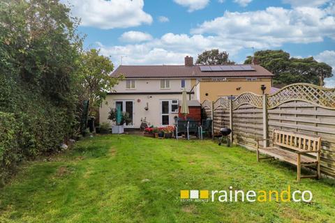 4 bedroom semi-detached house for sale, Homestead Road, Hatfield