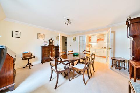 2 bedroom apartment for sale, Oatlands Drive, Weybridge, KT13