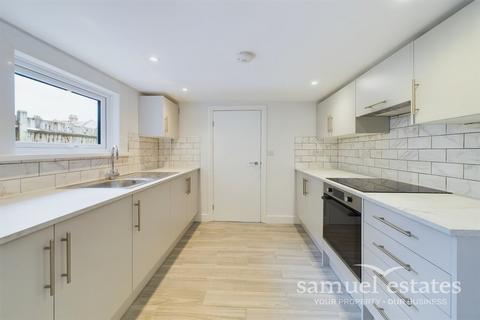 3 bedroom end of terrace house for sale, Belmont Road, London, SE25