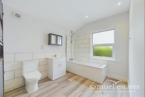 3 bedroom end of terrace house for sale, Belmont Road, London, SE25