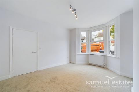 3 bedroom end of terrace house for sale, Belmont Road, London, SE25